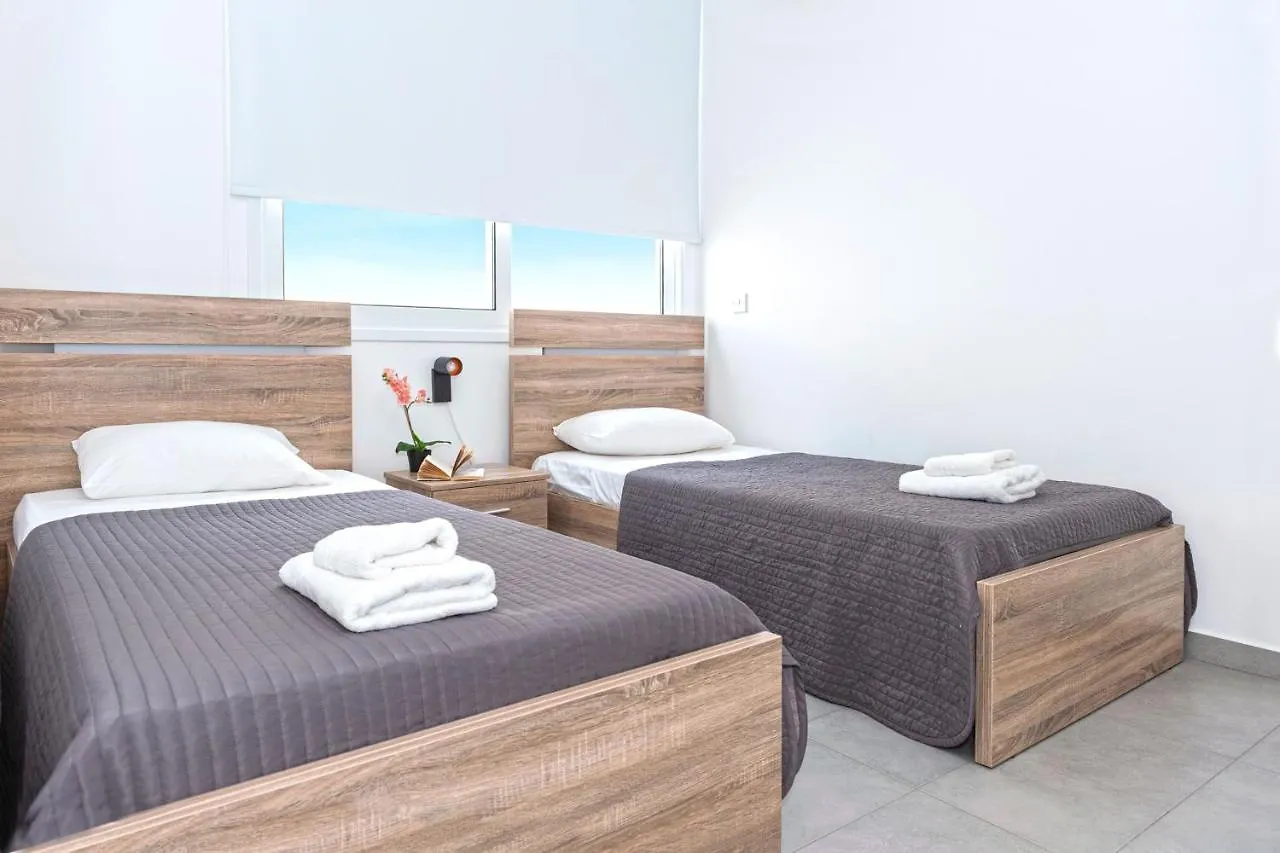 Villa Ivory - Seafront Ayia Napa