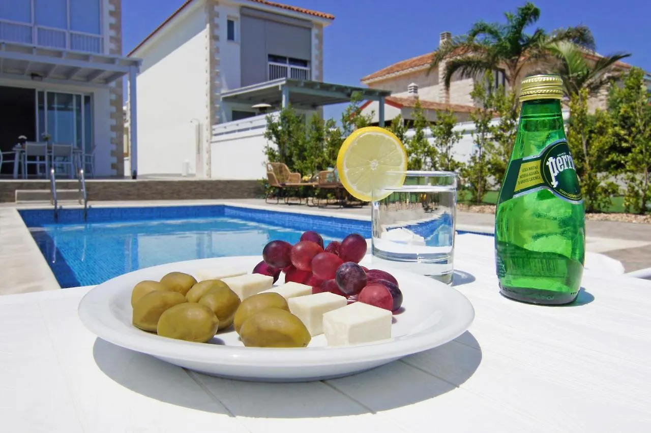 Villa Ivory - Seafront Ayia Napa